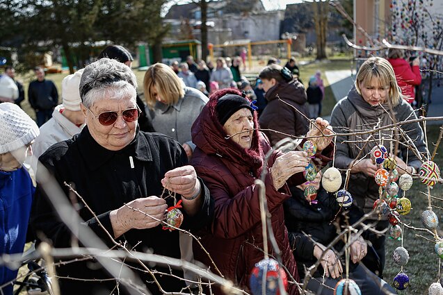 Easter Egg Garden props up in northern Lithuanian town
