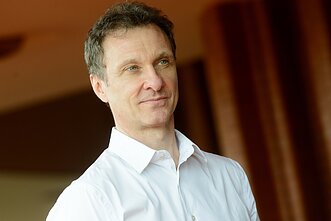Jau gegužės 21–23 d. Lietuvos nacionaliniame operos ir baleto teatre stebėsime prancūzų choreografo Manuelio Legris statomo baleto „Pakita“ premjerą Jau gegužės 21–23 d. Lietuvos nacionaliniame operos ir baleto teatre stebėsime prancūzų choreografo Manuelio Legris statomo baleto „Pakita“ premjerą