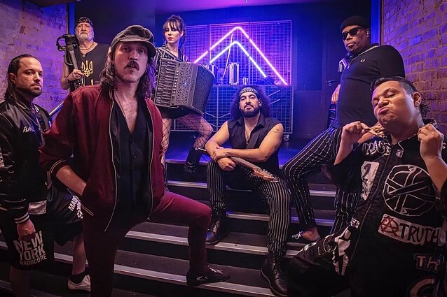 „Gogol Bordello“ „Gogol Bordello“