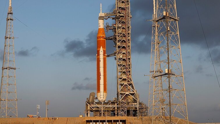 Taip toli žmogus dar nebuvo: ketvirtadienį gali prasidėti kosmoso misija aplink Mėnulį