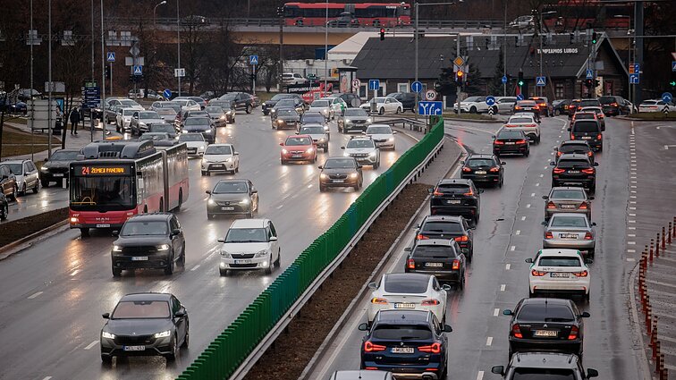 Nuo balandžio 1-osios – eismo pokyčiai: įvedama bauda už pavojingą situaciją kelyje