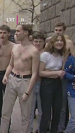 Taip atrodė 1998 metų balandžio 1-oji