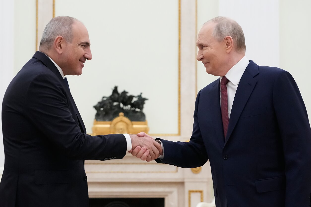 Nikolas Pašinianas, Vladimiras Putinas