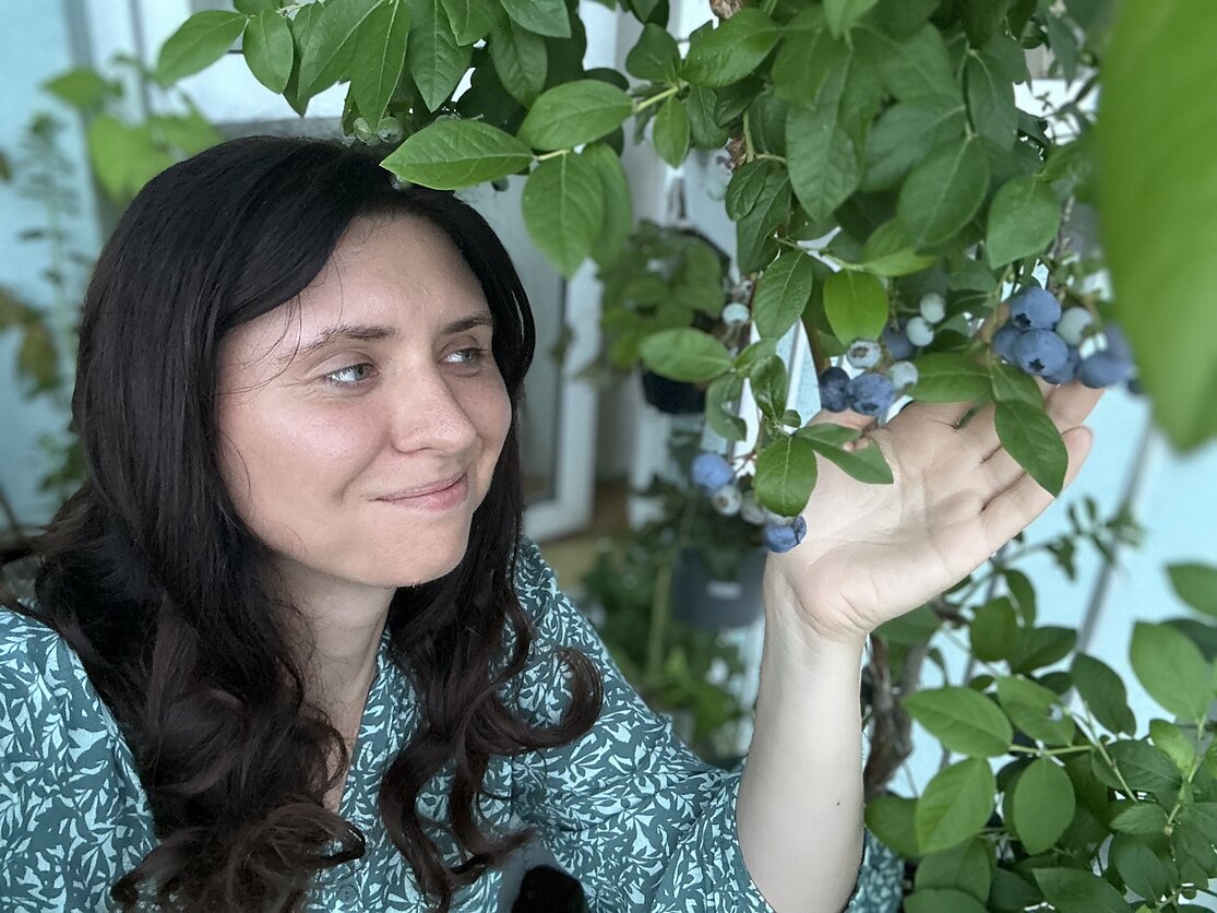 Rūta Simanavičienė balkone augina šilauoges