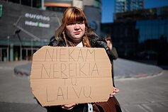 Aktyvistai Vilniuje protestavo prieš Neries vagos tvarkymo darbus Aktyvistai Vilniuje protestavo prieš Neries vagos tvarkymo darbus