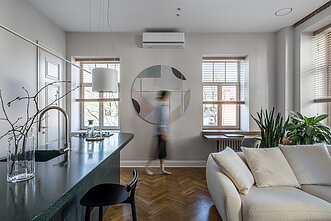 Šimtamečiame bute dera ir autentiškos plytos, ir egzotiški raštai 