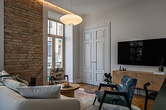 Šimtamečiame bute dera ir autentiškos plytos, ir egzotiški raštai 