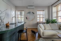 Šimtamečiame bute dera ir autentiškos plytos, ir egzotiški raštai 