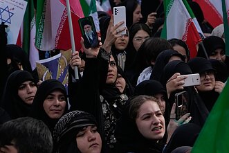 Teheranas; iraniečiai. Asociatyvi