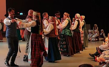 Tautiniai šokiai Tautiniai šokiai