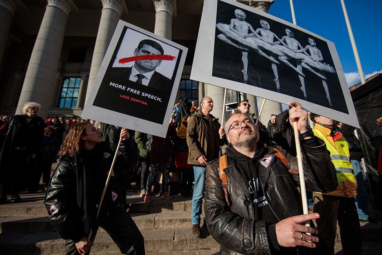 Protestas „Šalin rankas nuo laisvo žodžio. Nepasiduosime“ Protestas „Šalin rankas nuo laisvo žodžio. Nepasiduosime“