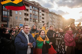 Over 10,000 people protest in Vilnius against politicisation of LRT