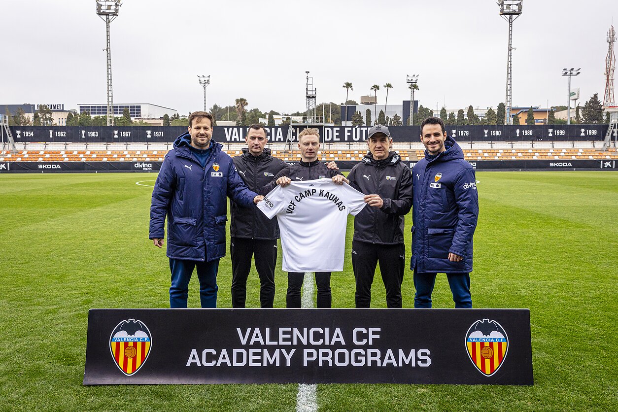 „Kauno Žalgirio“ futbolo akademija pratęsė bendradarbiavimą su „Valencia“ „Kauno Žalgirio“ futbolo akademija pratęsė bendradarbiavimą su „Valencia“
