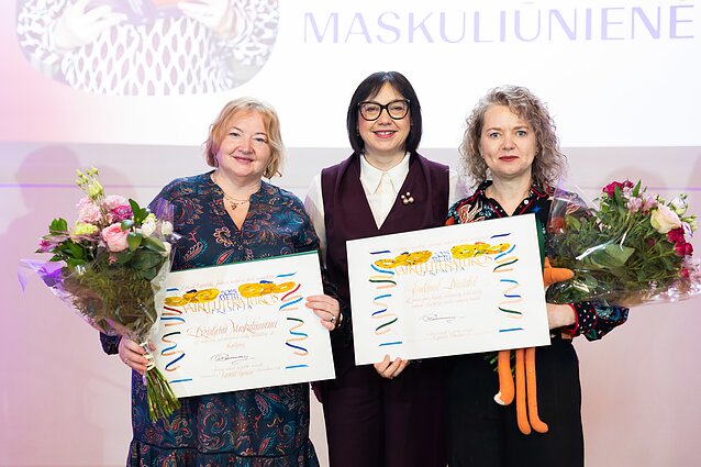 Švietimo, mokslo ir sporto ministerijos Vaikų literatūros premija – rašytojai Evelinai Daciūtei ir literatūrologei Džiuljetai Maskuliūnienei Švietimo, mokslo ir sporto ministerijos Vaikų literatūros premija – rašytojai Evelinai Daciūtei ir literatūrologei Džiuljetai Maskuliūnienei