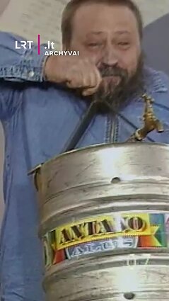 „Rekordas su barzda“. Taip vadinasi šis 1999 metų Antano Kontrimo pasiekimas