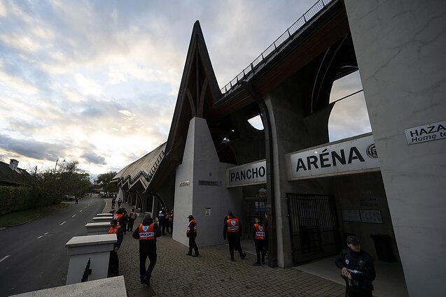 Futbolo stadionas Felčute