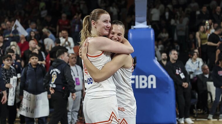 Laura Juškaitė ir Eglė Šventoraitė su Mersino klubu triumfavo Europos taurės turnyre