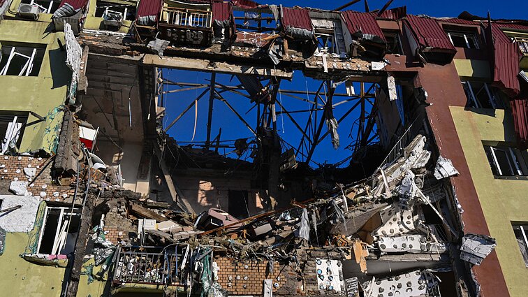 Paliaubos neįtikino gyventojų: tiek Ukrainoje, tiek Rusijoje abejojama, kad atakos sustos