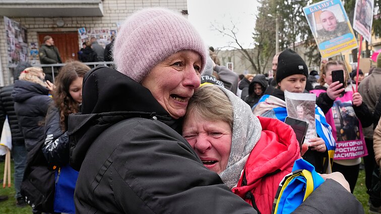Prieš įsigaliojant Velykų paliauboms, Ukraina ir Rusija apsikeitė karo belaisviais