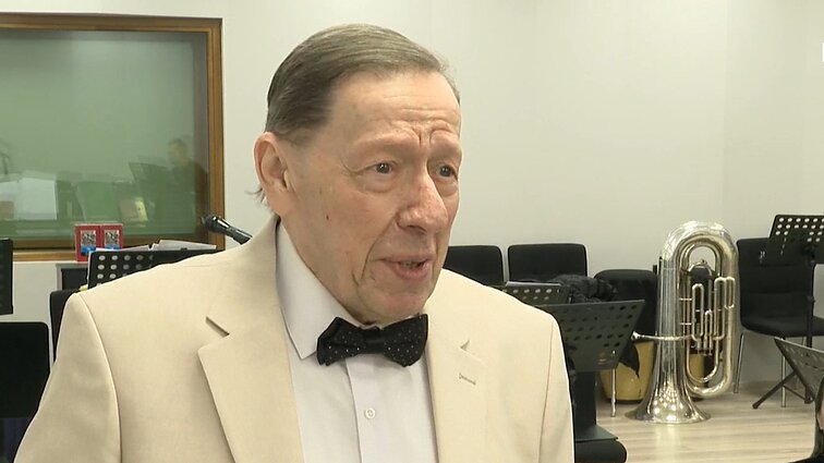 Už „neteisingą“ dainą – durys lauk: garbaus amžiaus dirigentas užsitraukė mero nemalonę