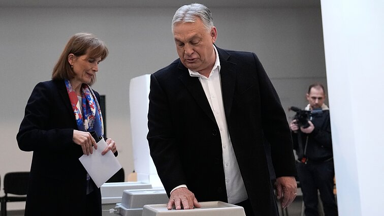 Vengrijos rinkimuose – Orbano kova dėl išlikimo: rinkėjų aktyvumas siekė apie 80 proc.