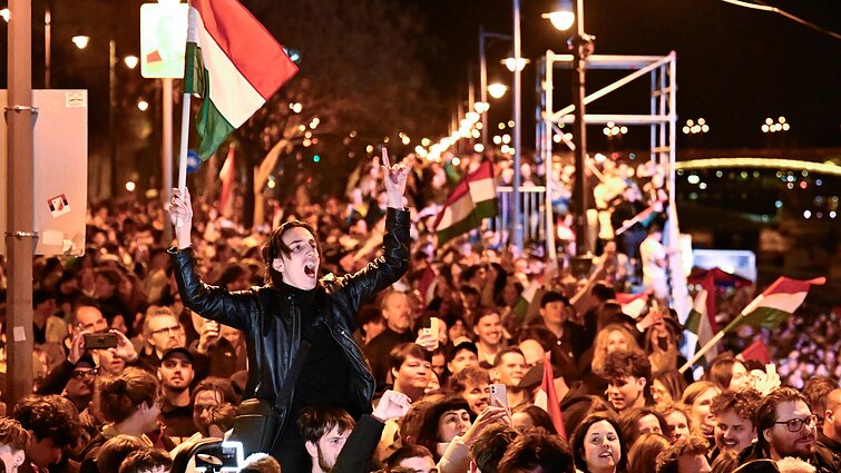 Vaizdai iš Budapešto: gyventojai griausmingai švenčia rinkimų rezultatus