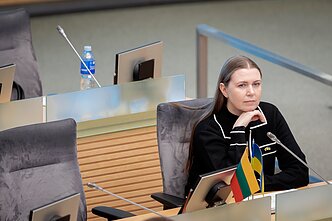 Seimo posėdis. Dovilė Šakalienė Seimo posėdis. Dovilė Šakalienė