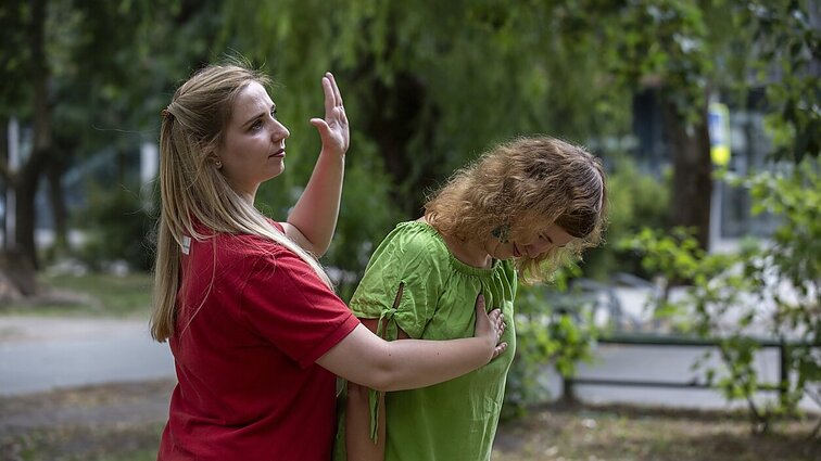 Kritinės minutės užspringus: instruktorė atsakė, kada daužyti per nugarą griežtai negalima