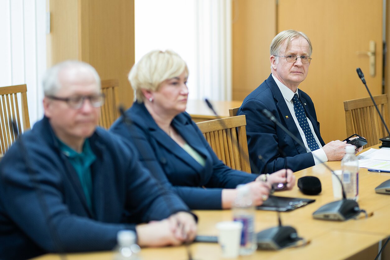 Lietuvos gyventojų genocido ir rezistencijos tyrimo centro tarybos posėdis, vyko kandidatų į LGGRTC generalinio direktoriaus pareigas atranka