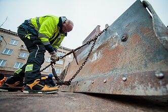 Buldozeris – protesto dėl LRT pataisų simbolis