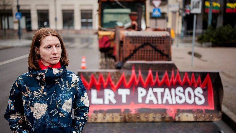 Davidonytė apie dėl LRT pataisų pastatytą simbolinį buldozerį: tegul Seimo nariai mato jį