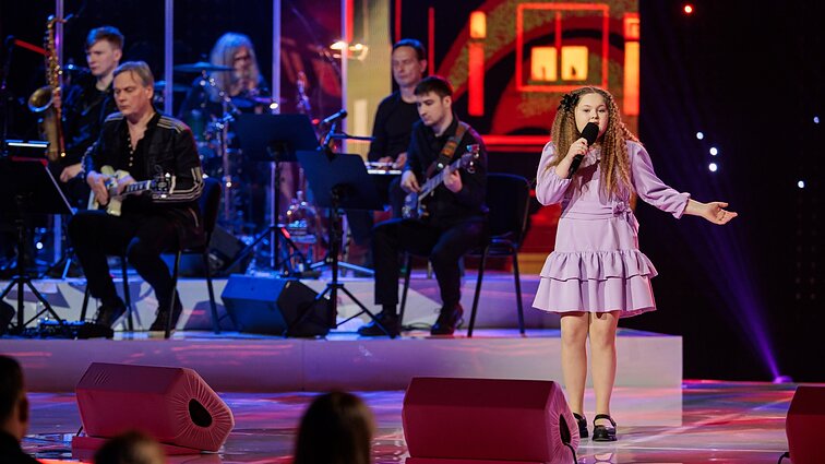 Dainų dainelė 2026. Arilė Babrauskaitė – „Mažos stotelės“