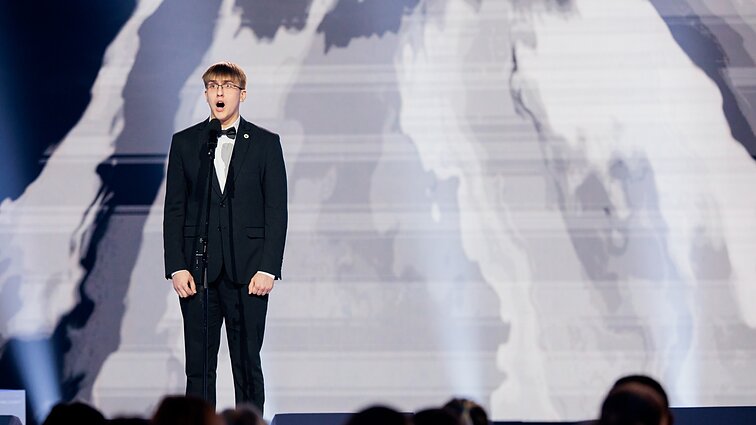 Dainų dainelė 2026. Simas Trinskis – „Panis angelicus“