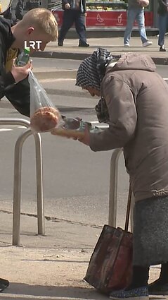 Lietuviai labiausiai bijo atsidurti sunkaus ligonio ir benamio situacijoje