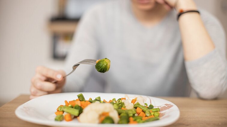 Kas ketvirtas paauglys susiduria su valgymo sutrikimais: kaip atpažinti pirmus požymius?