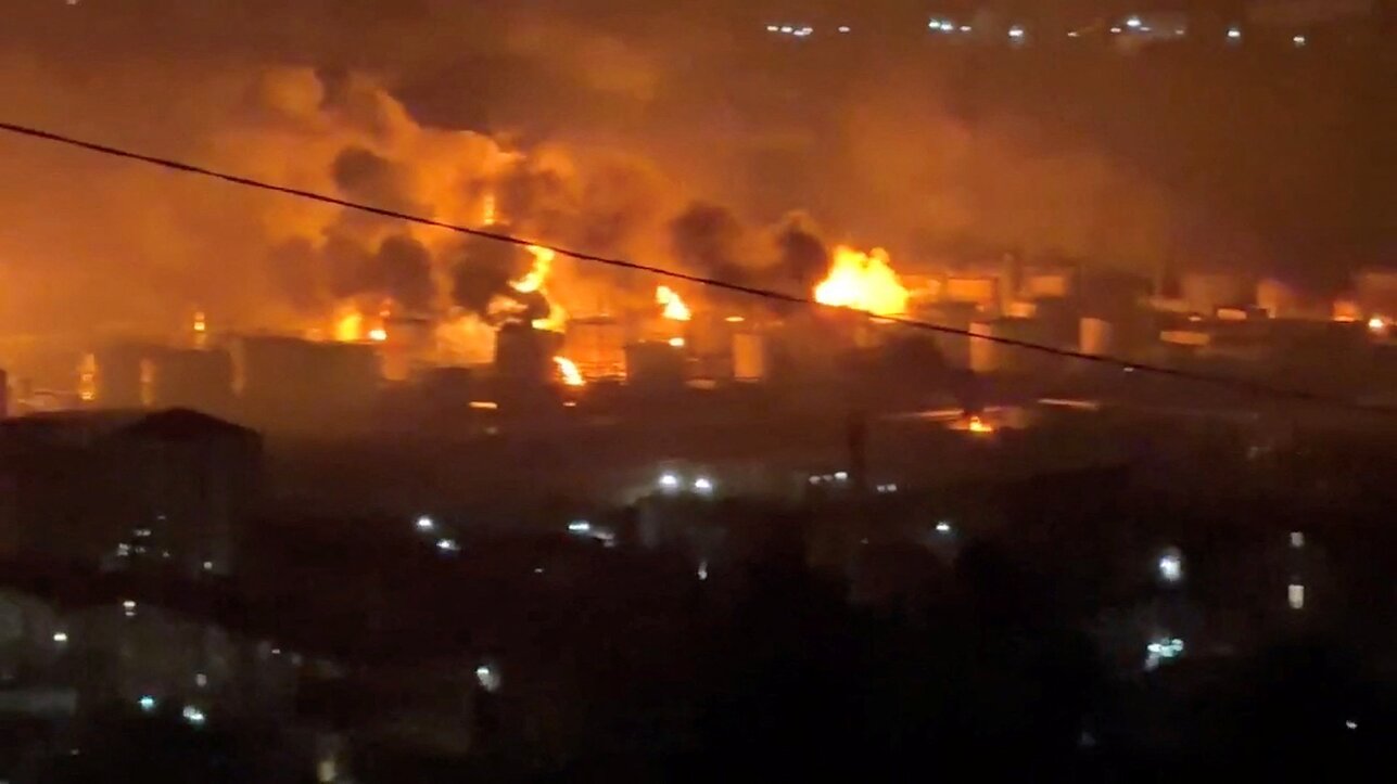 Новый удар ВСУ по Туапсе: пожар на НПЗ и один погибший - LRT