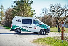 Dingusio paramediko istorija: miške rastas jo automobilis, įtariamas pagrobimas, apsupta sodyba