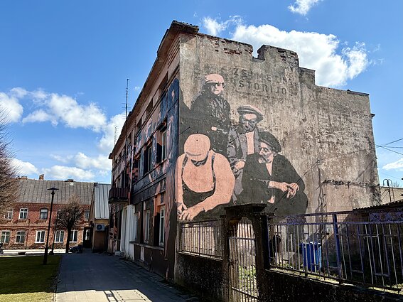 Pastatas Žeimelio aikštėje