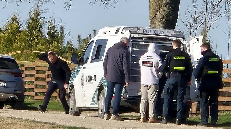 Tragiška paramediko paieškų atomazga: rastas kūnas, policija sulaikė vyrą ir moterį