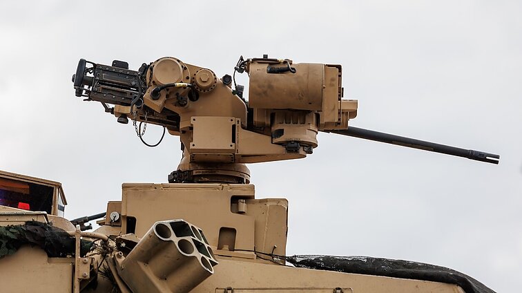 „Privers modernizuoti savo gamybą“: įvertino Japonijos žingsnį į pasaulinę ginklų prekybą