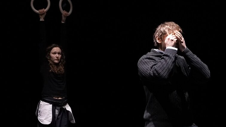 Raudos kaip šiuolaikinių emocinių krizių metafora: pristato spektaklį apie gedėjimą