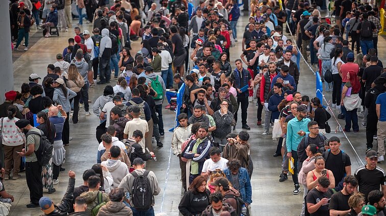 Šimtams tūkstančių neteisėtai Ispanijoje gyvenančių migrantų leista įteisinti statusą