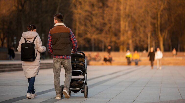 Ekonomistas apie demografiją ir pensijas: galvokim ne kiek vaikų gims, o ką dirbsim ateity