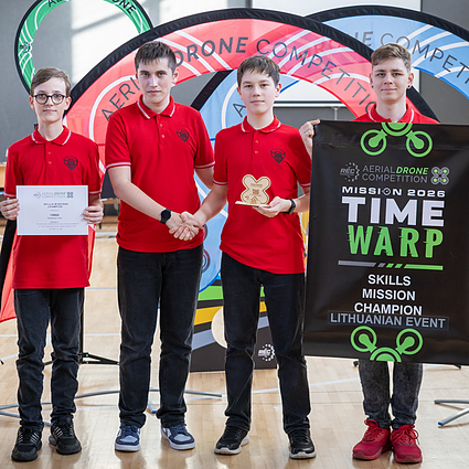 Šeštadienį Lietuvoje įvyko net du reikšmingi tarptautiniai debiutai – pirmą kartą surengtos pasaulinės robotikos varžybos „Robotics for Good Youth Challenge“ ir pasaulinės dronų varžybos „Aerial Drone Competition“
