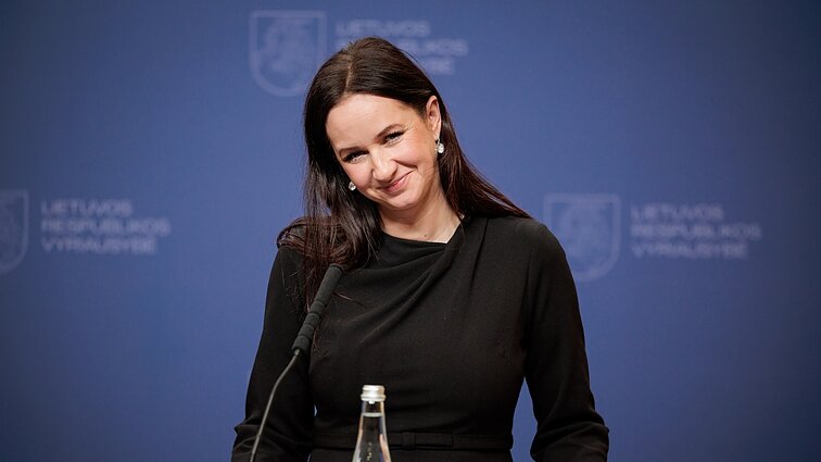 Pradėjus tyrimą dėl neteisėto pasiklausymo, premjerė sako pasitikinti žurnalistais