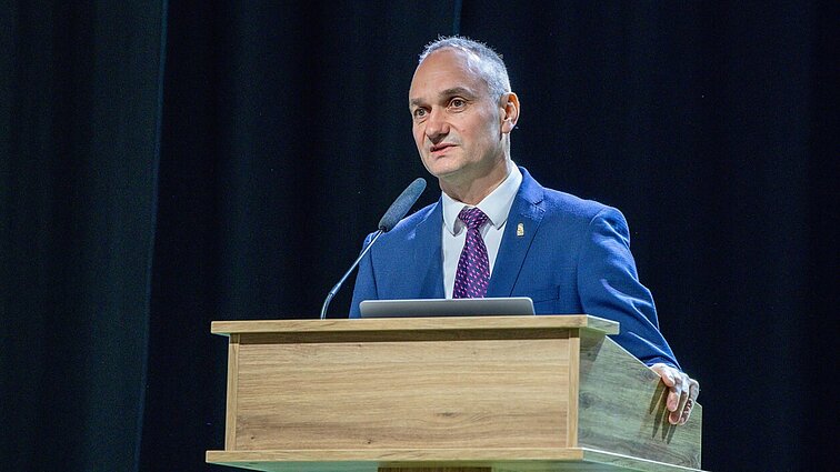 Sportas. Orai (su vertimu į gestų k.)