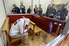 Do sądu przywieziono pierwszego podejrzanego ws. zabójstwa ratownika medycznego 