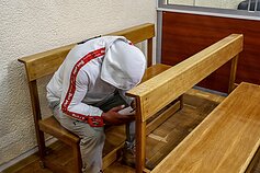 Į teismą atvežtas pirmasis įtariamasis dėl paramediko nužudymo