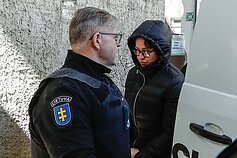 Įtariamoji paramediko nužudymu – buvusi jo žmona Justina Gaigalaitė (Sadauskienė) atvežta į teismą Įtariamoji paramediko nužudymu – buvusi jo žmona Justina Gaigalaitė (Sadauskienė) atvežta į teismą