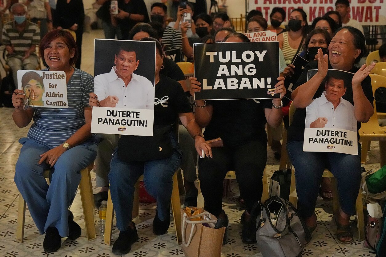 Buvęs Filipinų prezidentas Rodrigo Duterte bus teisiamas dėl nusikaltimų žmoniškumui